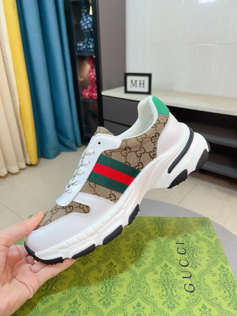 Men's shoes 💰458🌹🌹[GUCCI] Gucci's new lace-up casual men's shoes are on the market first, and the materials and workmanship are superior to all versions on the market. The highest quality shipped first-layer cowhide with imported original perforated materials➕Genuine leather lining, privately molded soft outsole, high foot comfort, imported special materials highlight the brand's unique charm, high-end customization 38-44